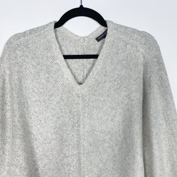 Banana Republic Womens XS/S Gray Fringe Knit Poncho Sweater Cozy Shrug Cape - Picture 3 of 10